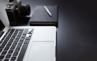 开云官网关注的上半场结束前那几分钟那一刻，场上信号已经很明显